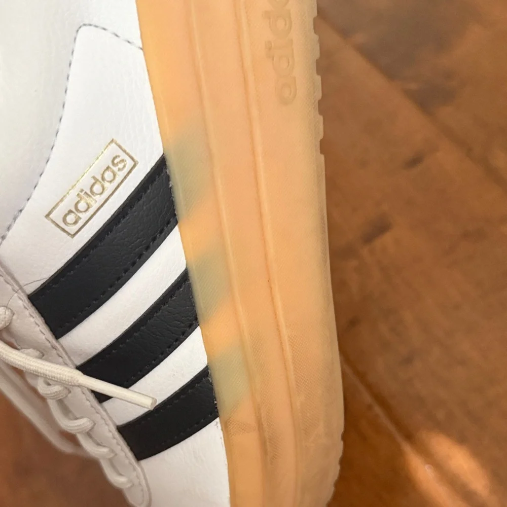 Adidas - Picture 6 of 10